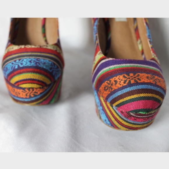 Steve Madden PAMMY Aztec Wedge Heels - Picture 5 of 7